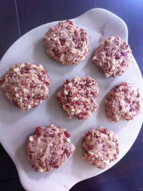 Kidney bean quinoa burgers dough