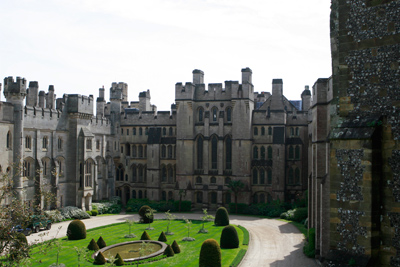 Arundel-courtyard-new-house