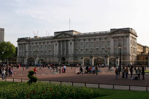 Buckingham-Palace-2